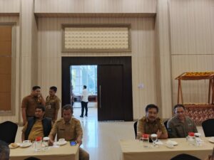 Kadispora Kota Cirebon beserta jajaran menghadiri Rapat Paripurna Bupati/ Walikota se-Kunci Bersama Tahun 2025